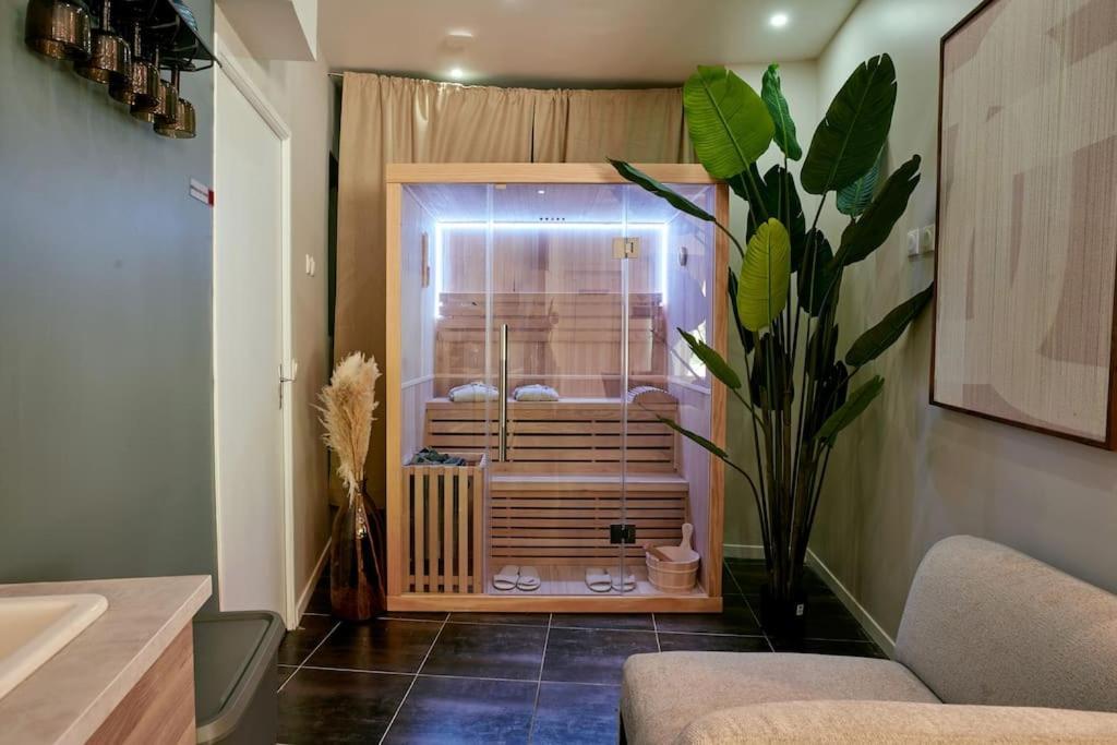 Versailles Jacuzzi - Sauna - Rdc 2 Eksteriør billede